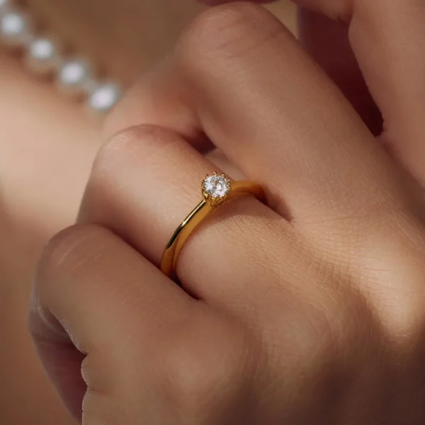 Cento Luci Mila 925er Sterlingsilber vergoldeter Ring mit Zirkoniastein