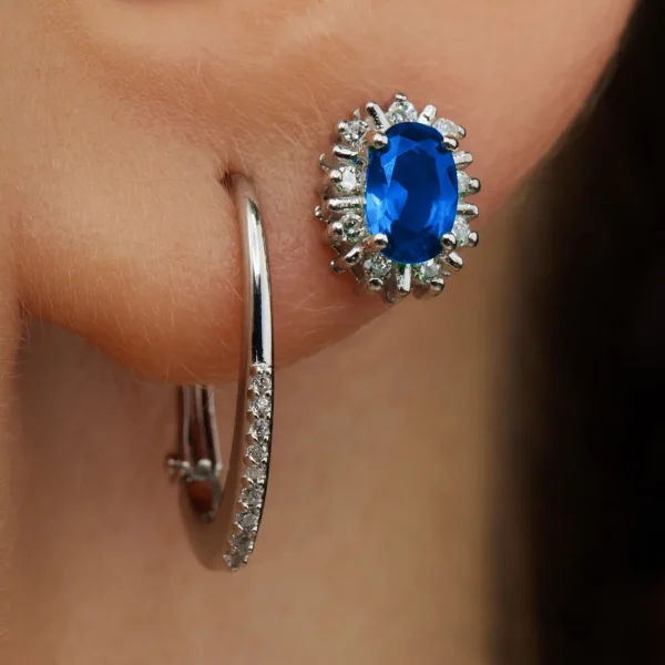 Mia Colore Azure Ohrstecker aus 925er Sterlingsilber mit blauem Zirkoniastein