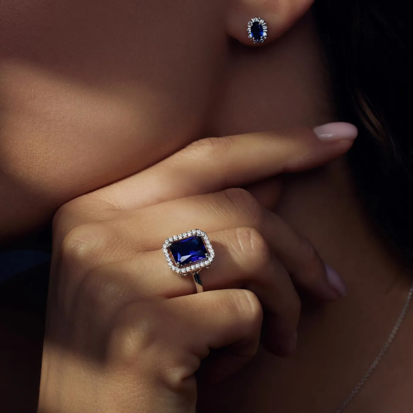 mia_colore_azure_ring_aus_3.webp Mia Colore Azure Ring aus 925er Sterlingsilber mit blauem Zirkoniastein